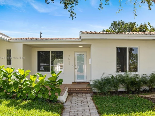 7513 Bounty Ave, North Bay Village FL 33141