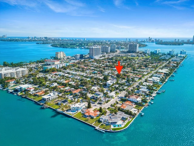 7513 Bounty Ave, North Bay Village FL 33141