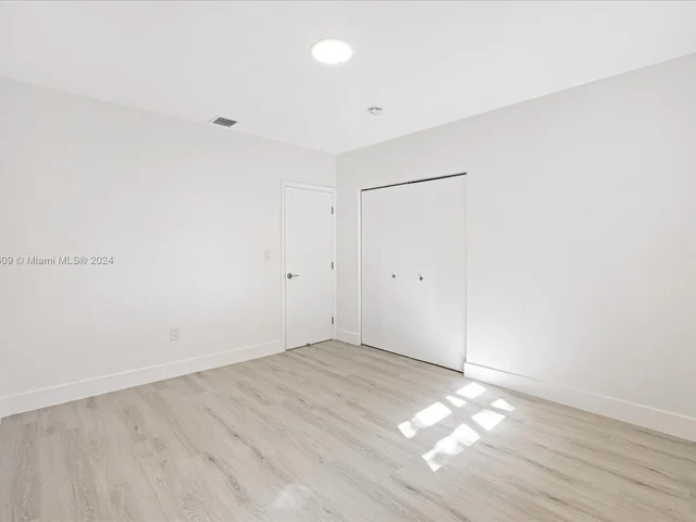 7513 Bounty Ave, North Bay Village FL 33141