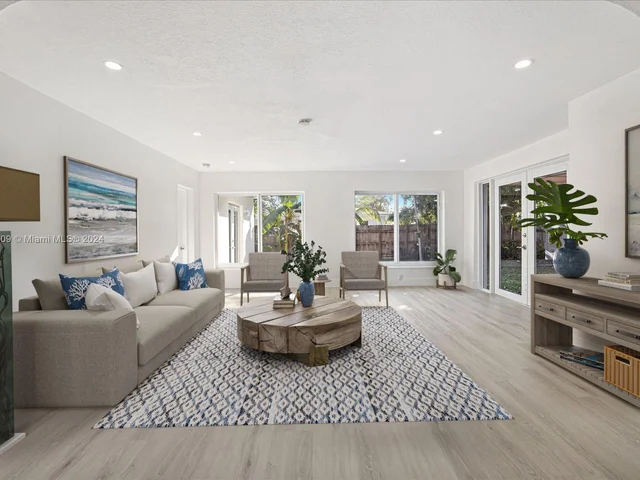 7513 Bounty Ave, North Bay Village FL 33141