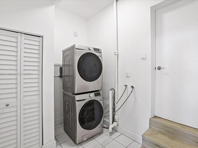 7513 Bounty Ave, North Bay Village FL 33141