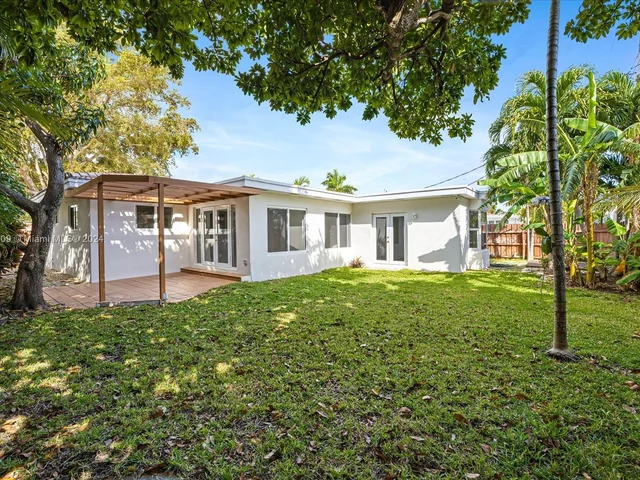 7513 Bounty Ave, North Bay Village FL 33141