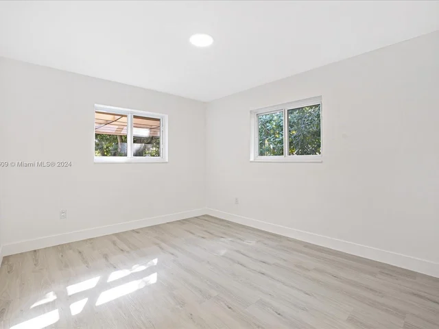 7513 Bounty Ave, North Bay Village FL 33141