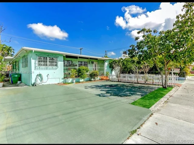 5911 SW 6th St # 1, Miami FL 33144