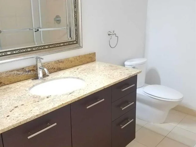 3029 NE 188th St # 323, Aventura FL 33180