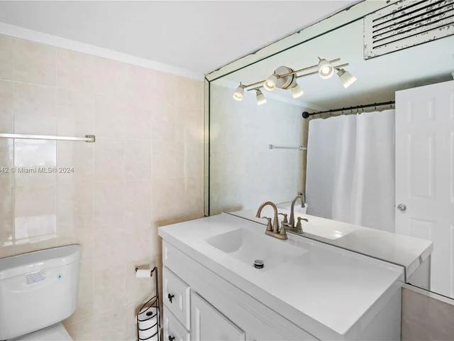 18061 Biscayne Blvd # 1701, Aventura FL 33160