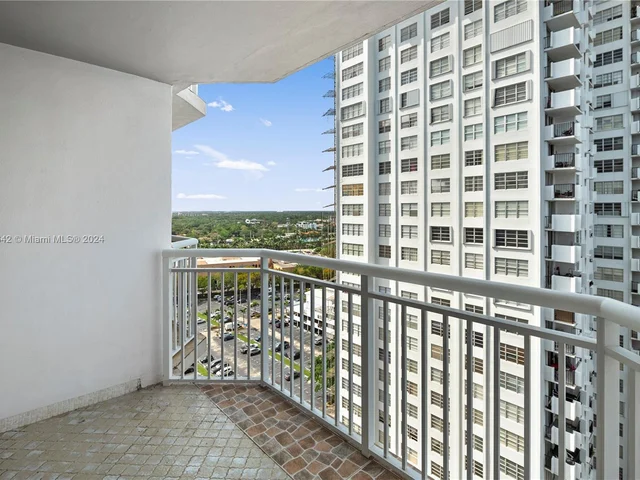 18061 Biscayne Blvd # 1701, Aventura FL 33160
