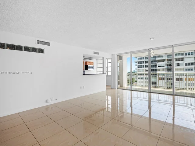 18061 Biscayne Blvd # 1701, Aventura FL 33160