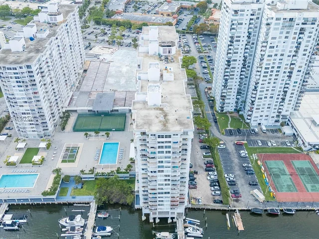 18061 Biscayne Blvd # 1701, Aventura FL 33160