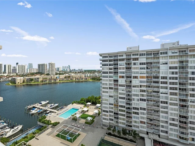 18061 Biscayne Blvd # 1701, Aventura FL 33160