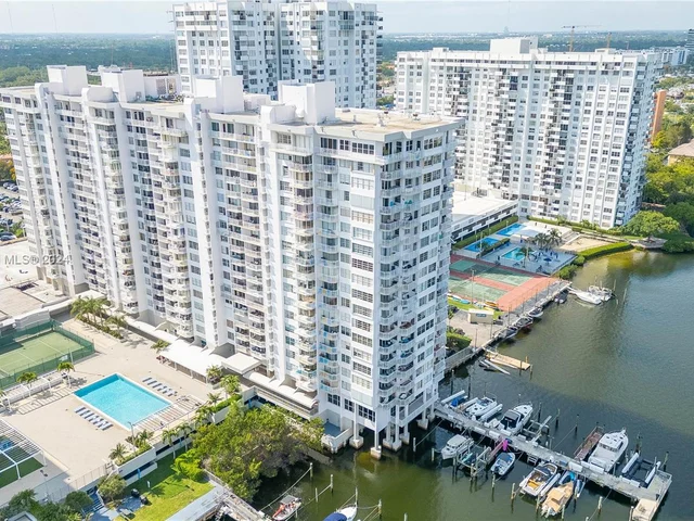 18061 Biscayne Blvd # 1701, Aventura FL 33160