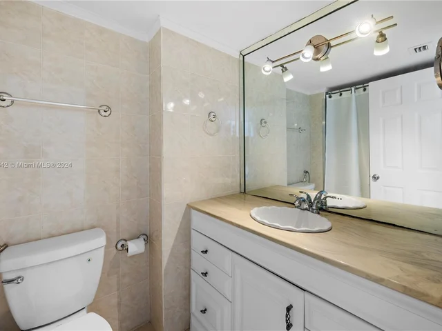 18061 Biscayne Blvd # 1701, Aventura FL 33160