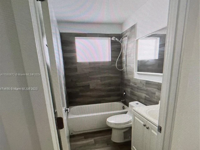 486 E 30th St # 102, Hialeah FL 33013