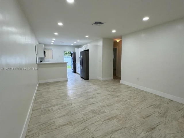 1222 NW 102nd St # 1222, Miami FL 33147