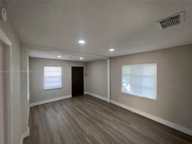 582 E 18th St # A, Hialeah FL 33013