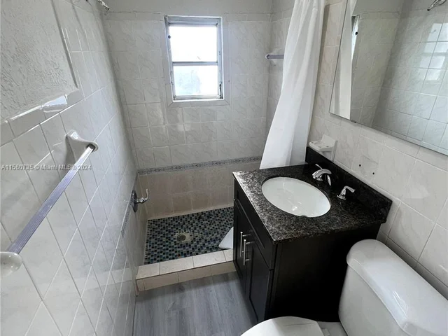 582 E 18th St # A, Hialeah FL 33013