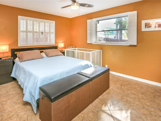 828 Johnson St, Hollywood FL 33019