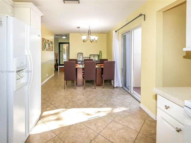 828 Johnson St, Hollywood FL 33019