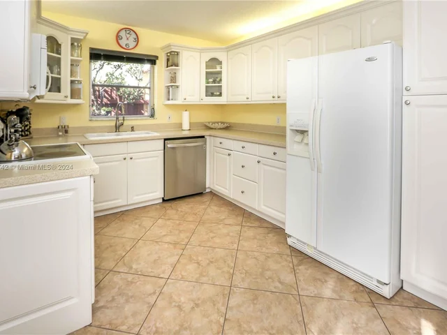 828 Johnson St, Hollywood FL 33019