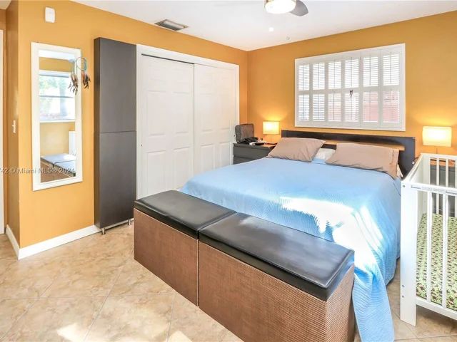 828 Johnson St, Hollywood FL 33019