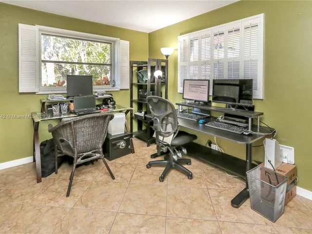 828 Johnson St, Hollywood FL 33019