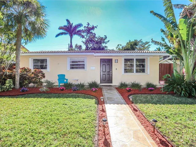 828 Johnson St, Hollywood FL 33019