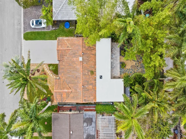 1025 Lincoln St, Hollywood FL 33019