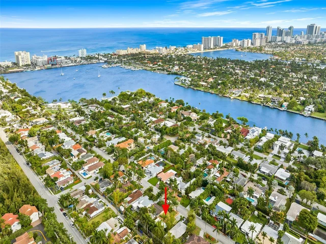 1025 Lincoln St, Hollywood FL 33019