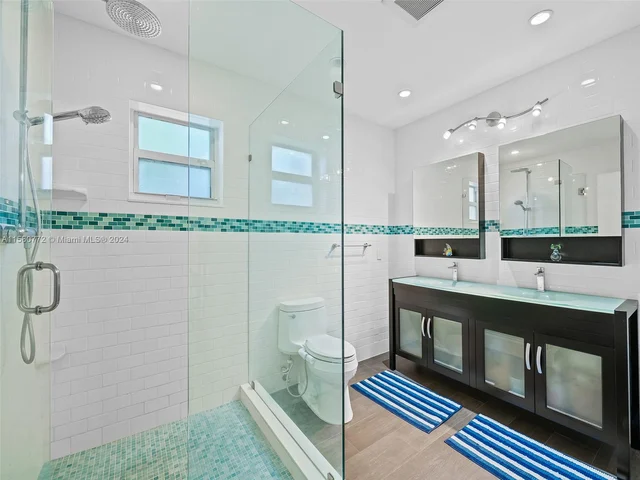 1025 Lincoln St, Hollywood FL 33019