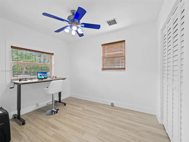 1025 Lincoln St, Hollywood FL 33019