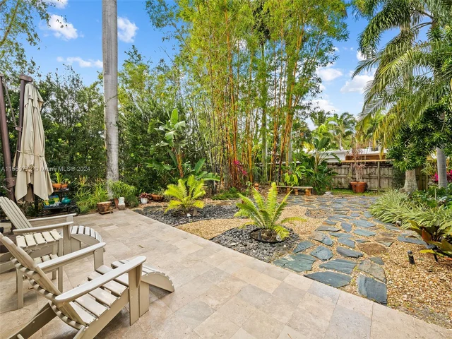 1025 Lincoln St, Hollywood FL 33019