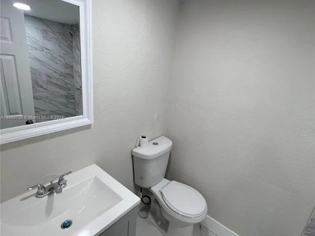 582 E 18th St # B, Hialeah FL 33013