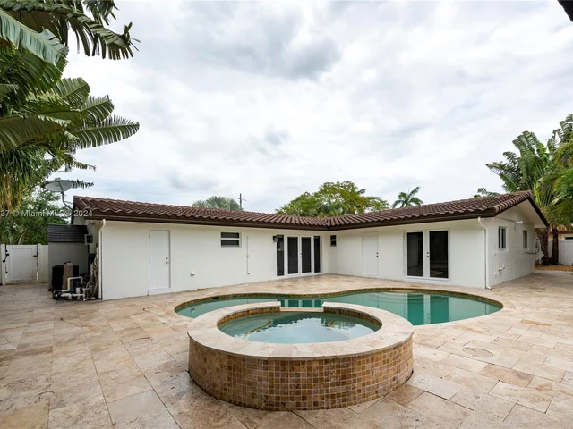 5920 SW 14th St, Plantation FL 33317