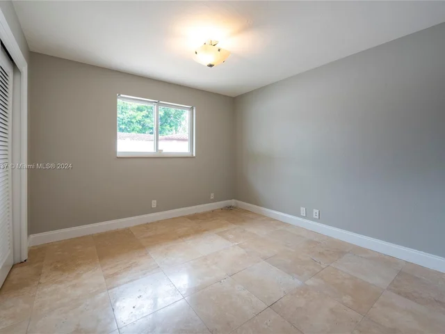 5920 SW 14th St, Plantation FL 33317