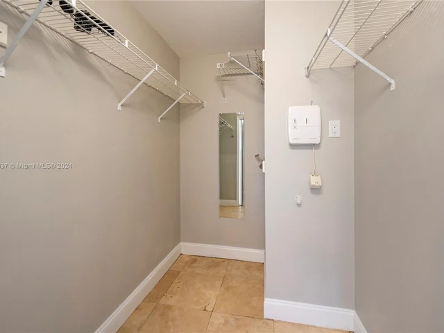 5920 SW 14th St, Plantation FL 33317