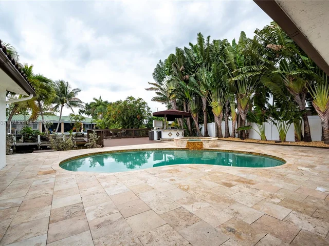 5920 SW 14th St, Plantation FL 33317