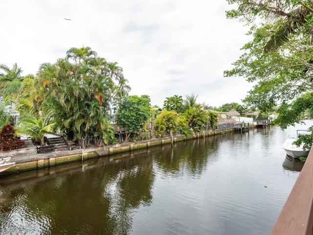 5920 SW 14th St, Plantation FL 33317