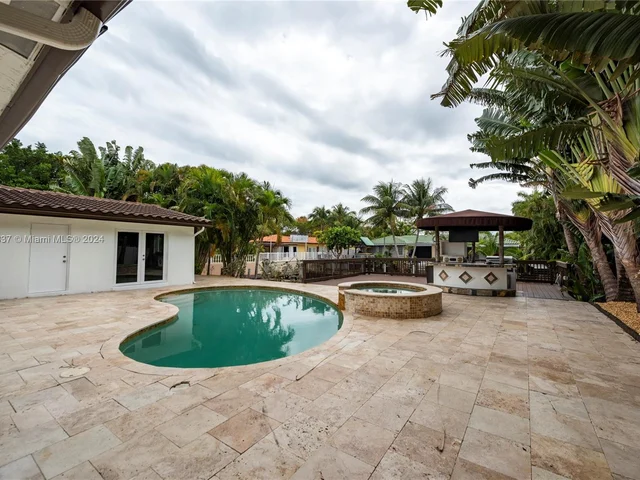 5920 SW 14th St, Plantation FL 33317