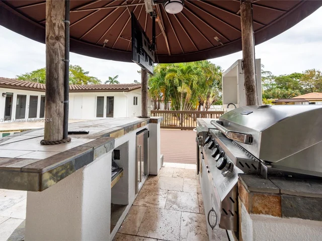 5920 SW 14th St, Plantation FL 33317