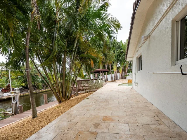 5920 SW 14th St, Plantation FL 33317