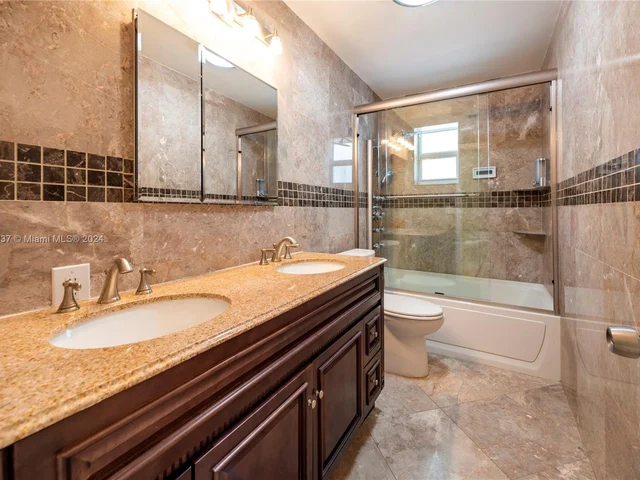 5920 SW 14th St, Plantation FL 33317