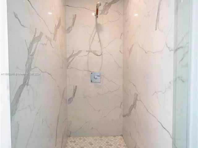 8425 Crespi Blvd # 502, Miami Beach FL 33141