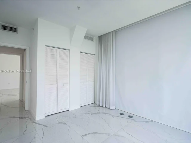 8425 Crespi Blvd # 502, Miami Beach FL 33141