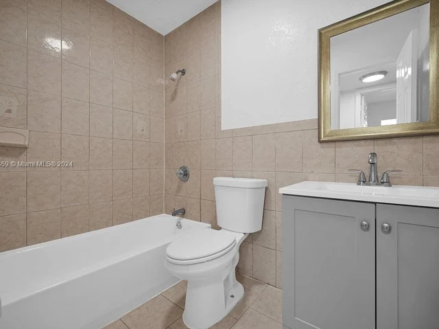 667 Kathy Ct # 4, Margate FL 33068