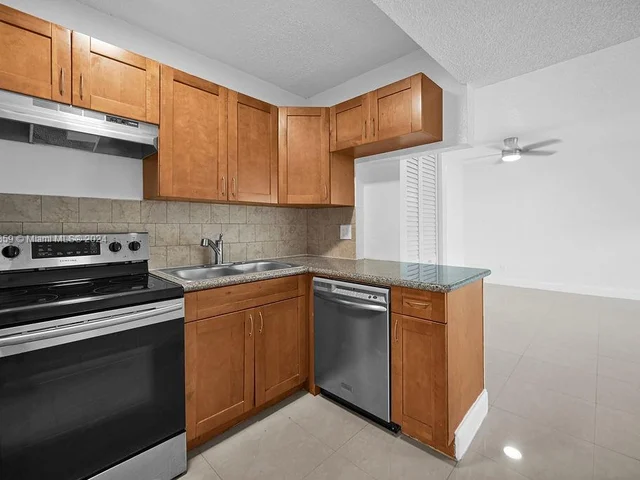 667 Kathy Ct # 4, Margate FL 33068