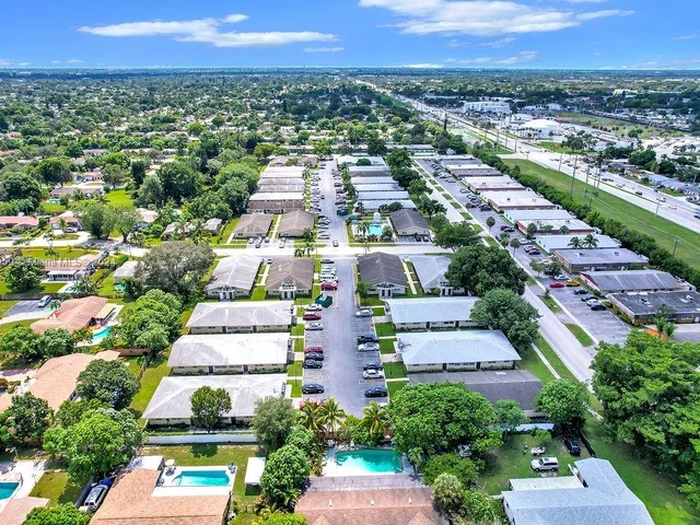 667 Kathy Ct # 4, Margate FL 33068