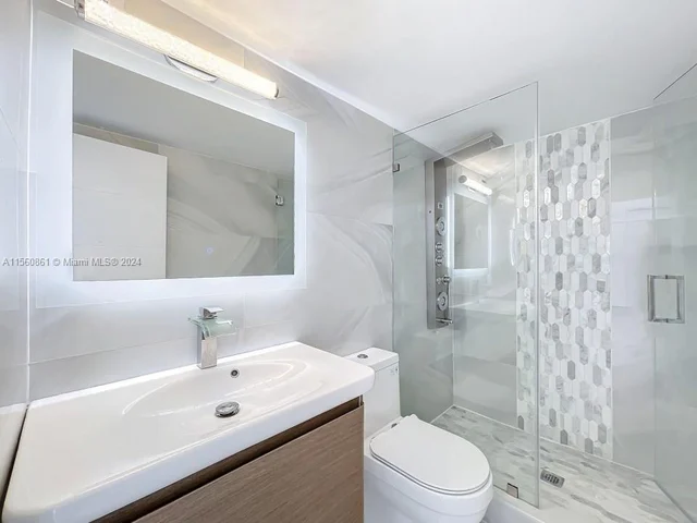 2017 S Ocean Dr # 1206, Hallandale Beach FL 33009