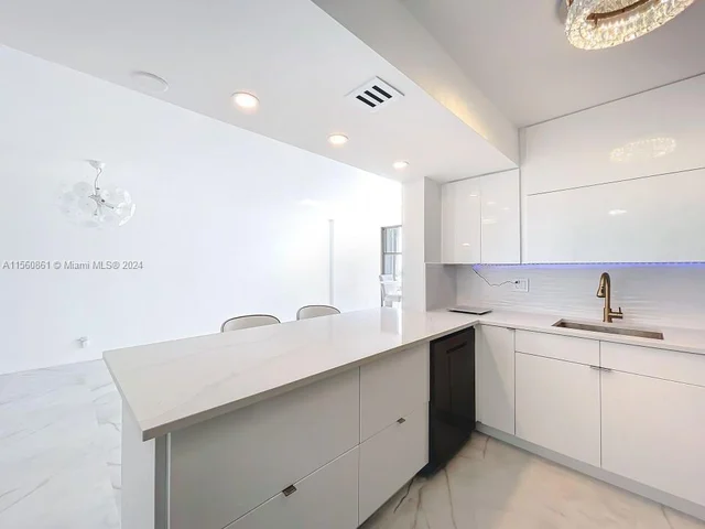 2017 S Ocean Dr # 1206, Hallandale Beach FL 33009