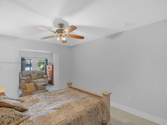 862 W 79th St, Hialeah FL 33014