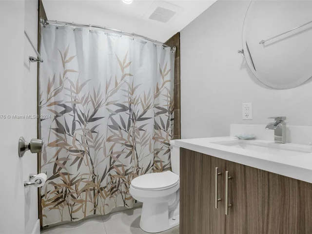 862 W 79th St, Hialeah FL 33014